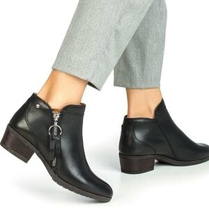 Pikolinos leather ankle black boots women’s Size 37/ 6.5US